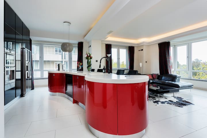 Hyde Park Heights by Veeve gallery image 2