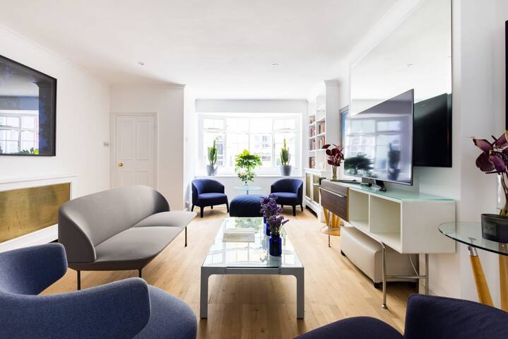 The Little Blue Dream – Sleeps 6 gallery image 5