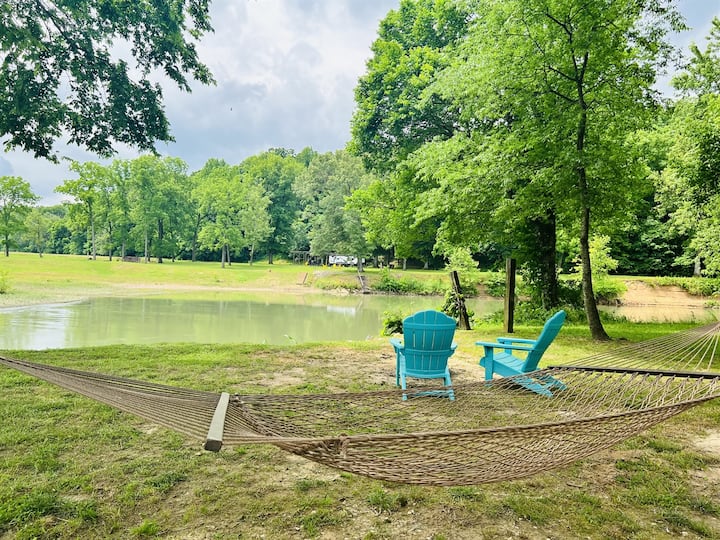 RV on 11 Point River with Outfitters + WiFi Campers/RVs for Rent in