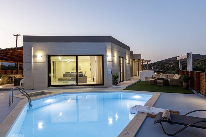 Villa Chnaris – Private Pool and Sauna gallery image 4