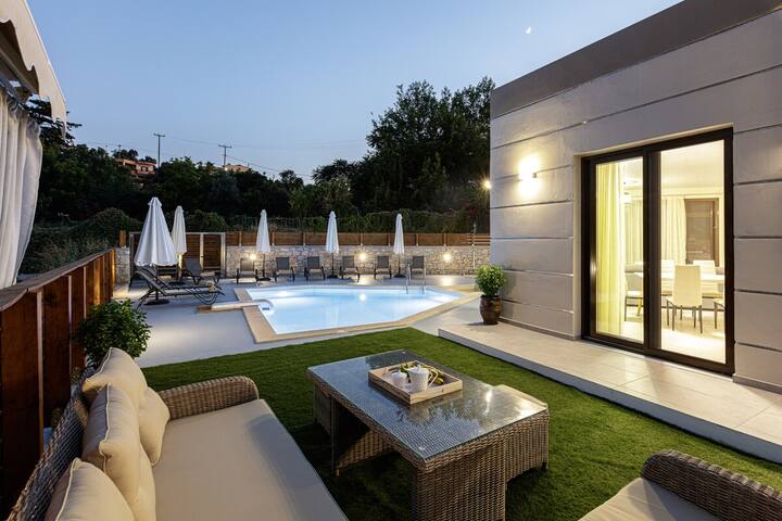 Villa Chnaris – Private Pool and Sauna gallery image 5