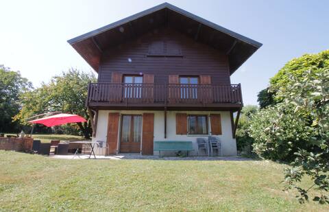 Comfortable family chalet 5 min drive from the