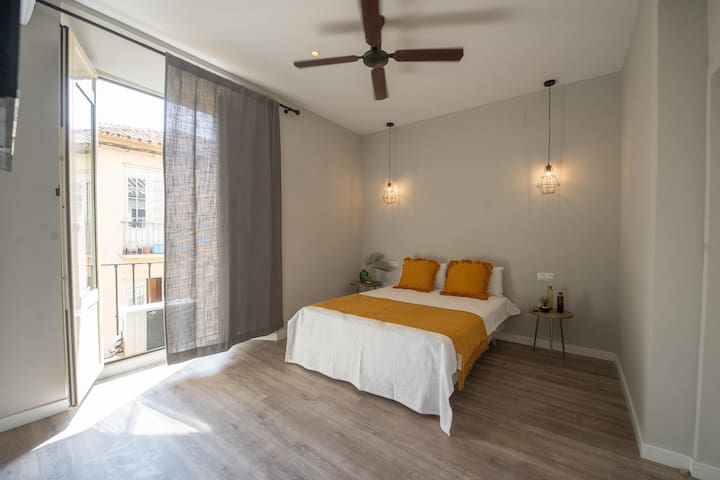 Destino Invest Málaga SL managed Airbnb listing 1