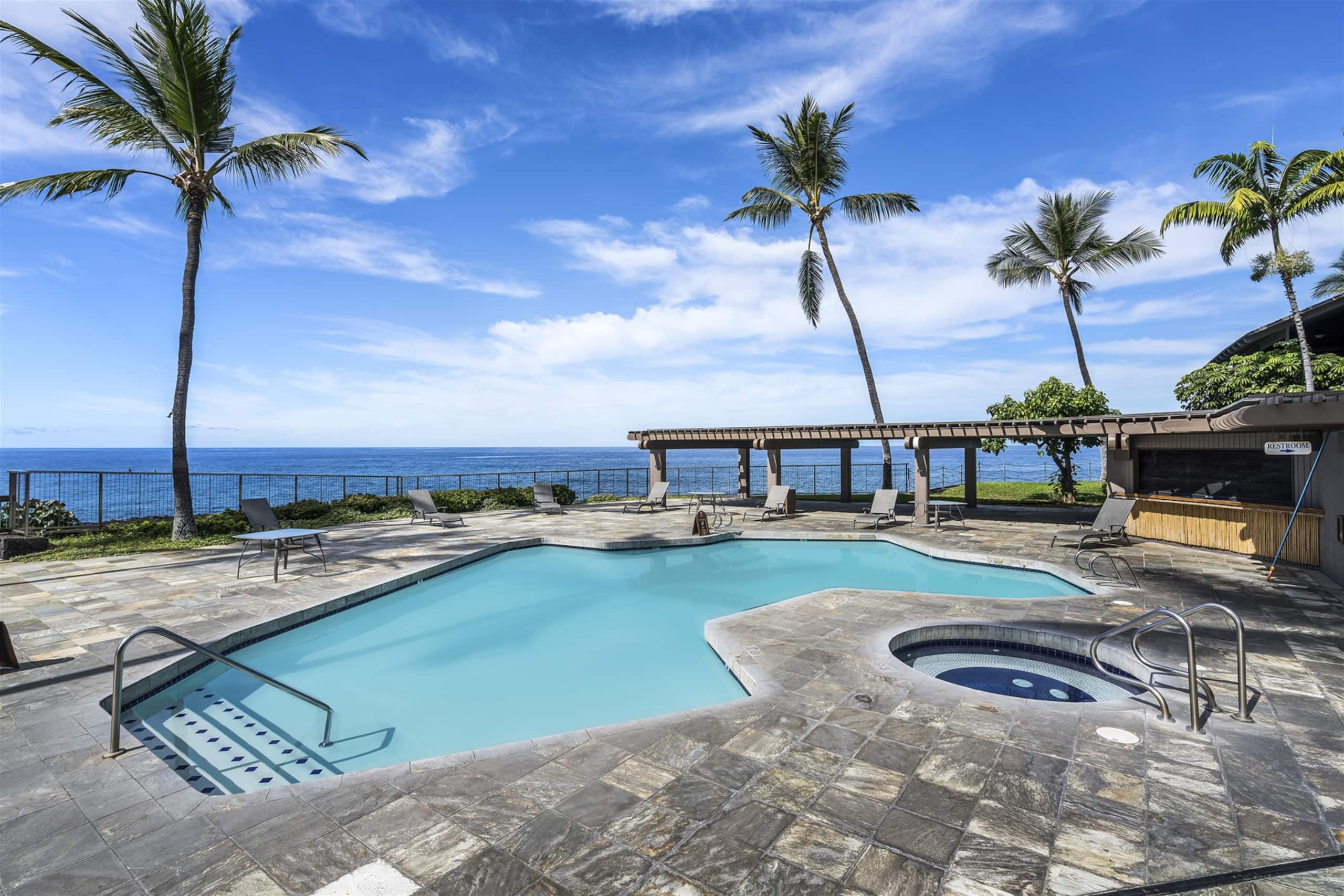 Condo in Kailua-Kona · ★4.73 · 1 bedroom · 2 beds · 1 bath - Image 17