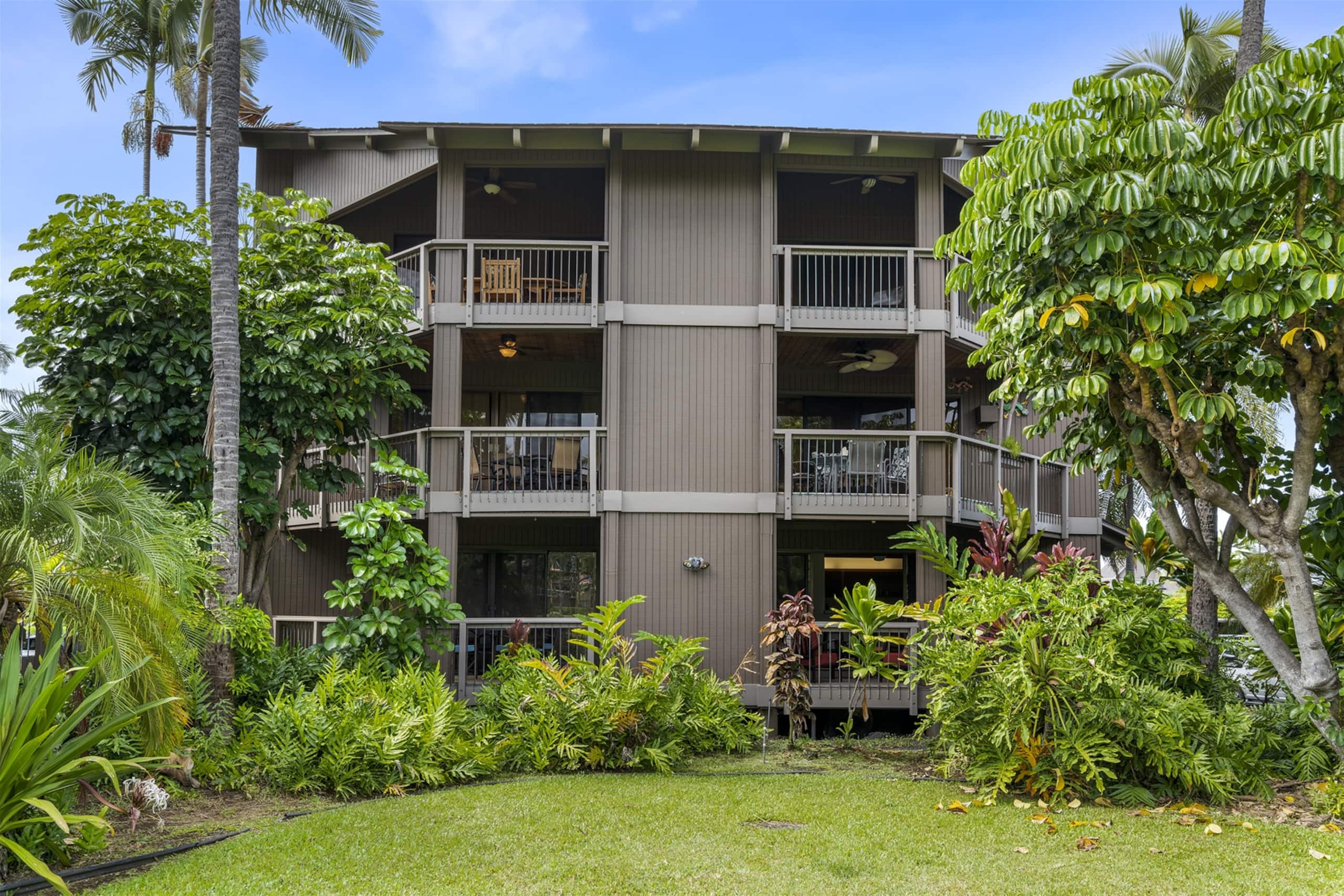 Condo in Kailua-Kona · ★4.73 · 1 bedroom · 2 beds · 1 bath - Image 28
