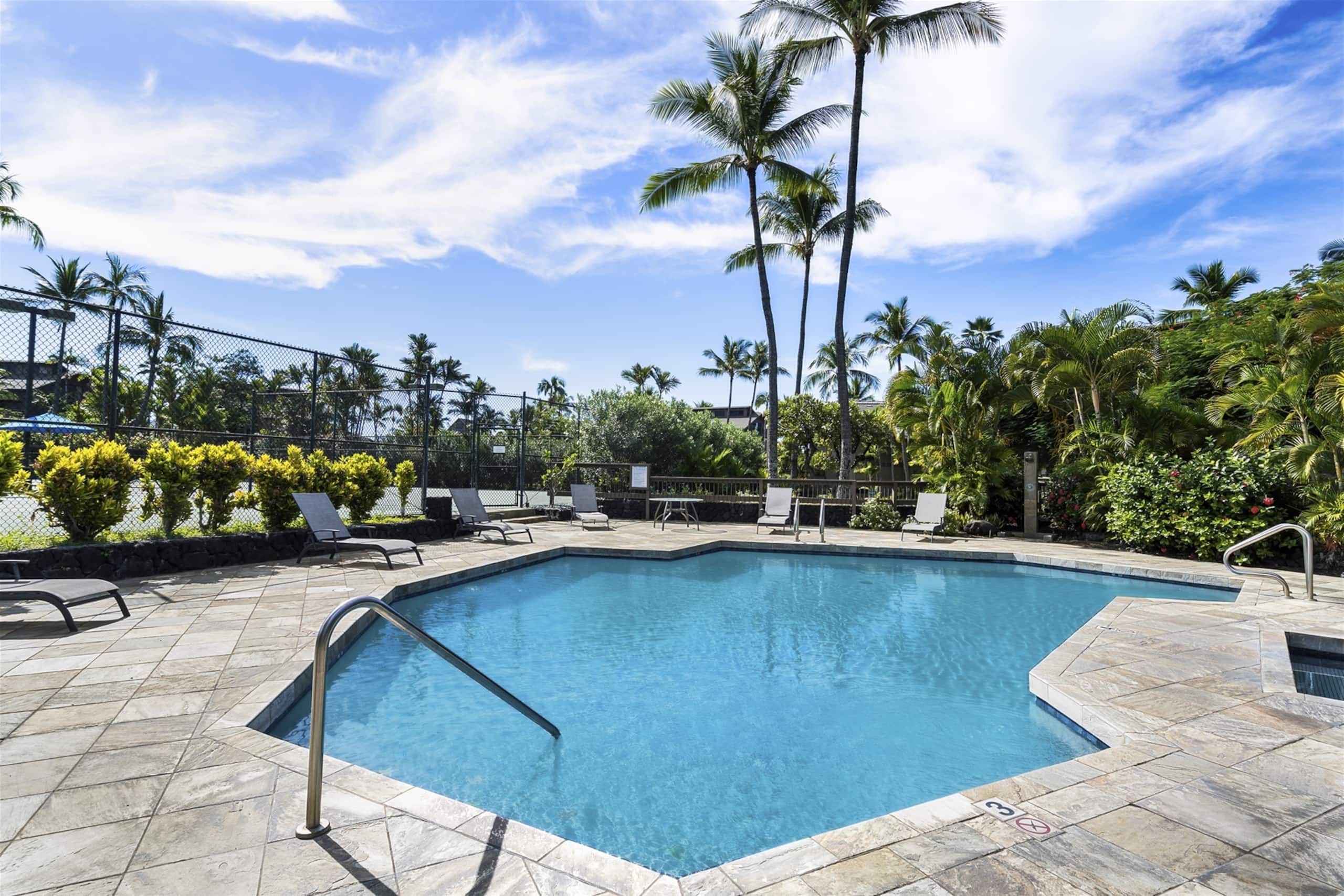 Condo in Kailua-Kona · ★4.73 · 1 bedroom · 2 beds · 1 bath - Image 19