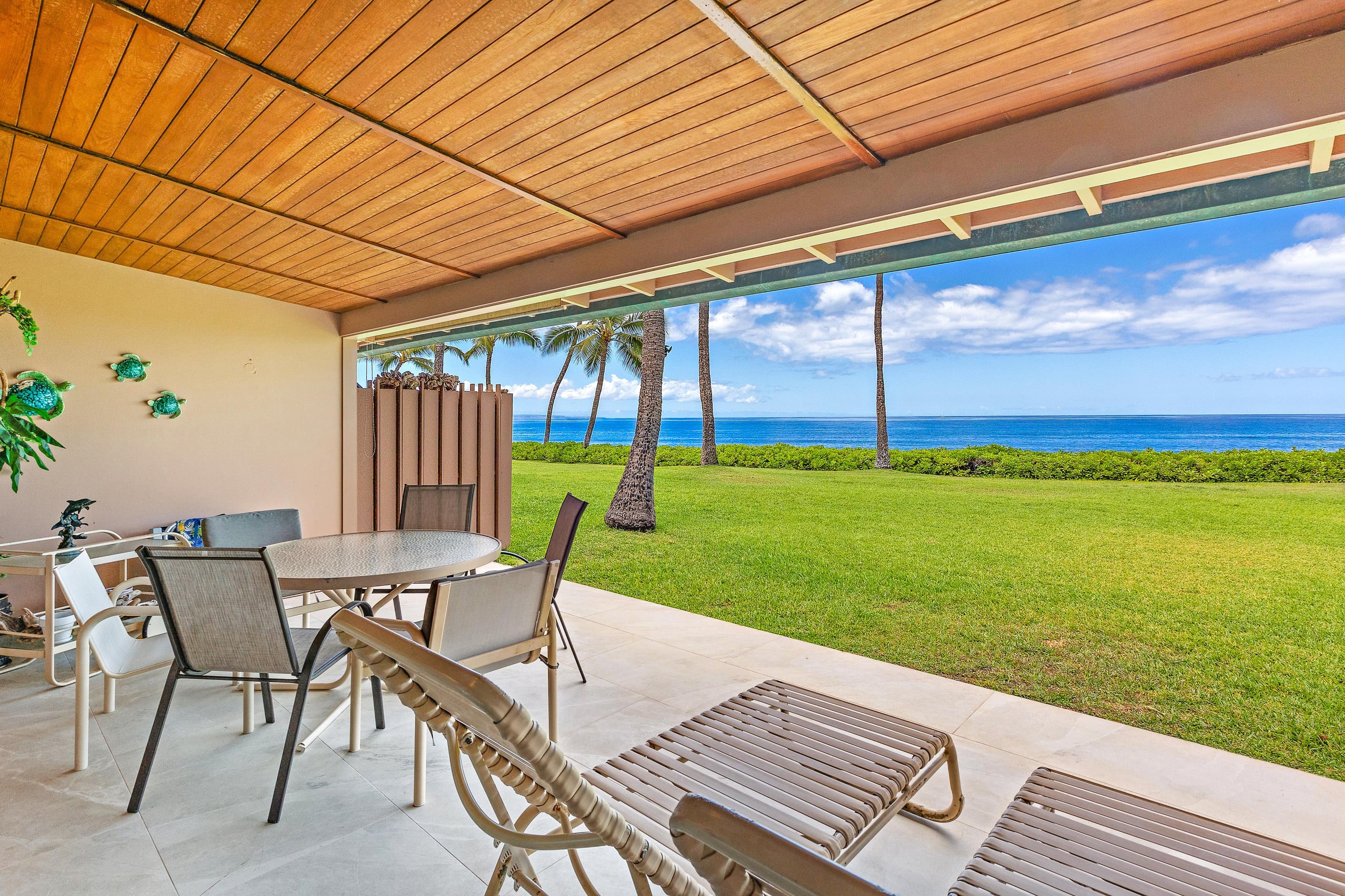 Townhouse in Lahaina · ★5.0 · 2 bedrooms · 3 beds · 2 baths - Image 40