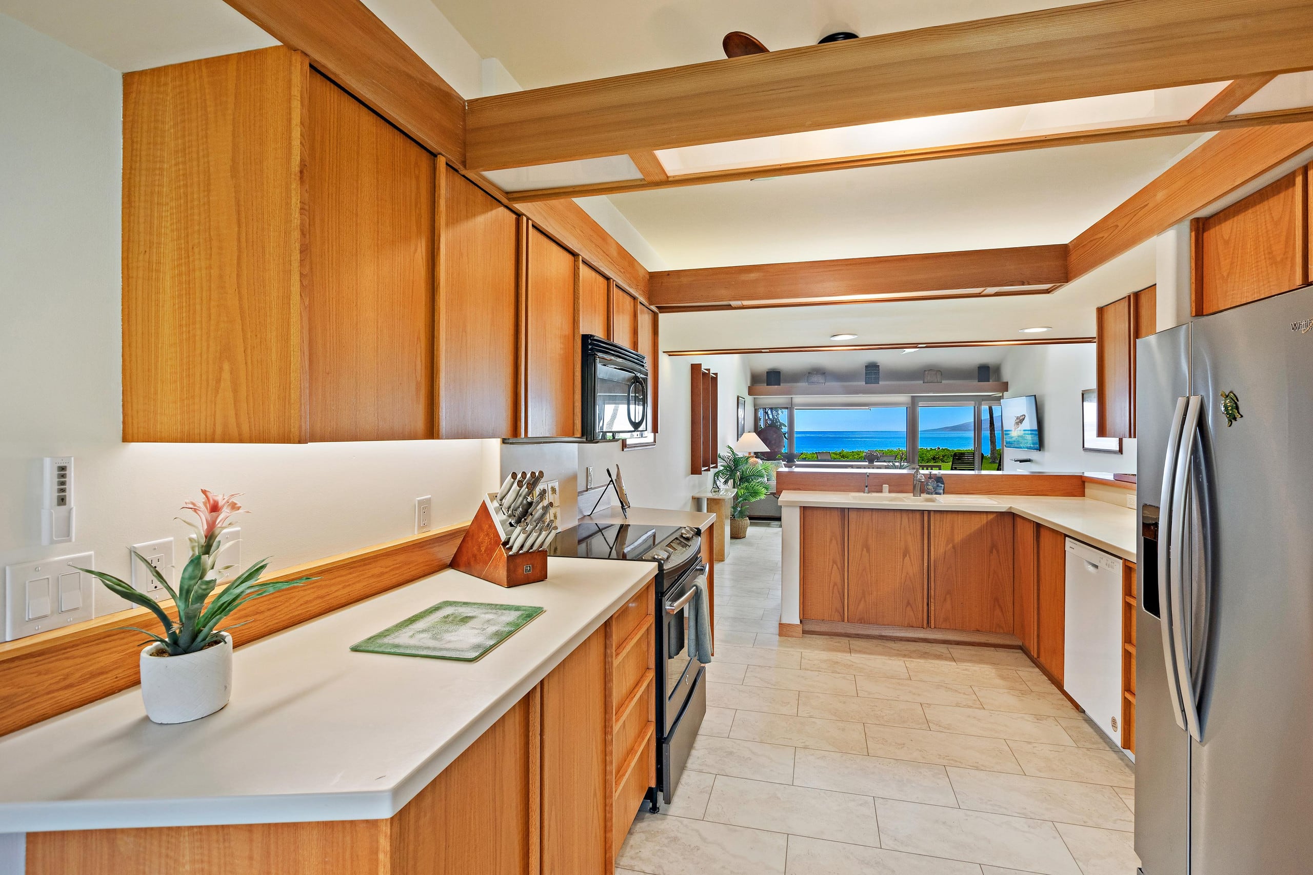 Townhouse in Lahaina · ★5.0 · 2 bedrooms · 3 beds · 2 baths - Image 69