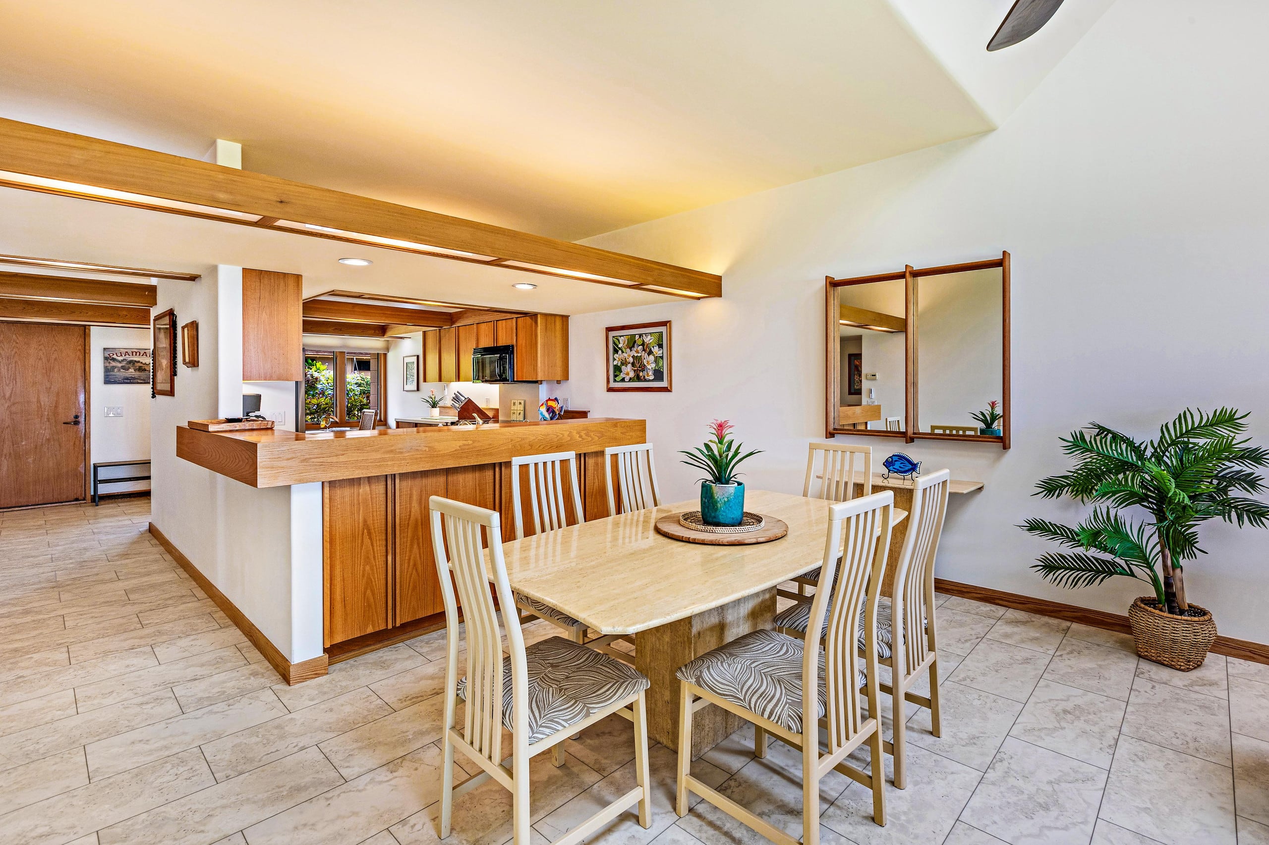Townhouse in Lahaina · ★5.0 · 2 bedrooms · 3 beds · 2 baths - Image 72