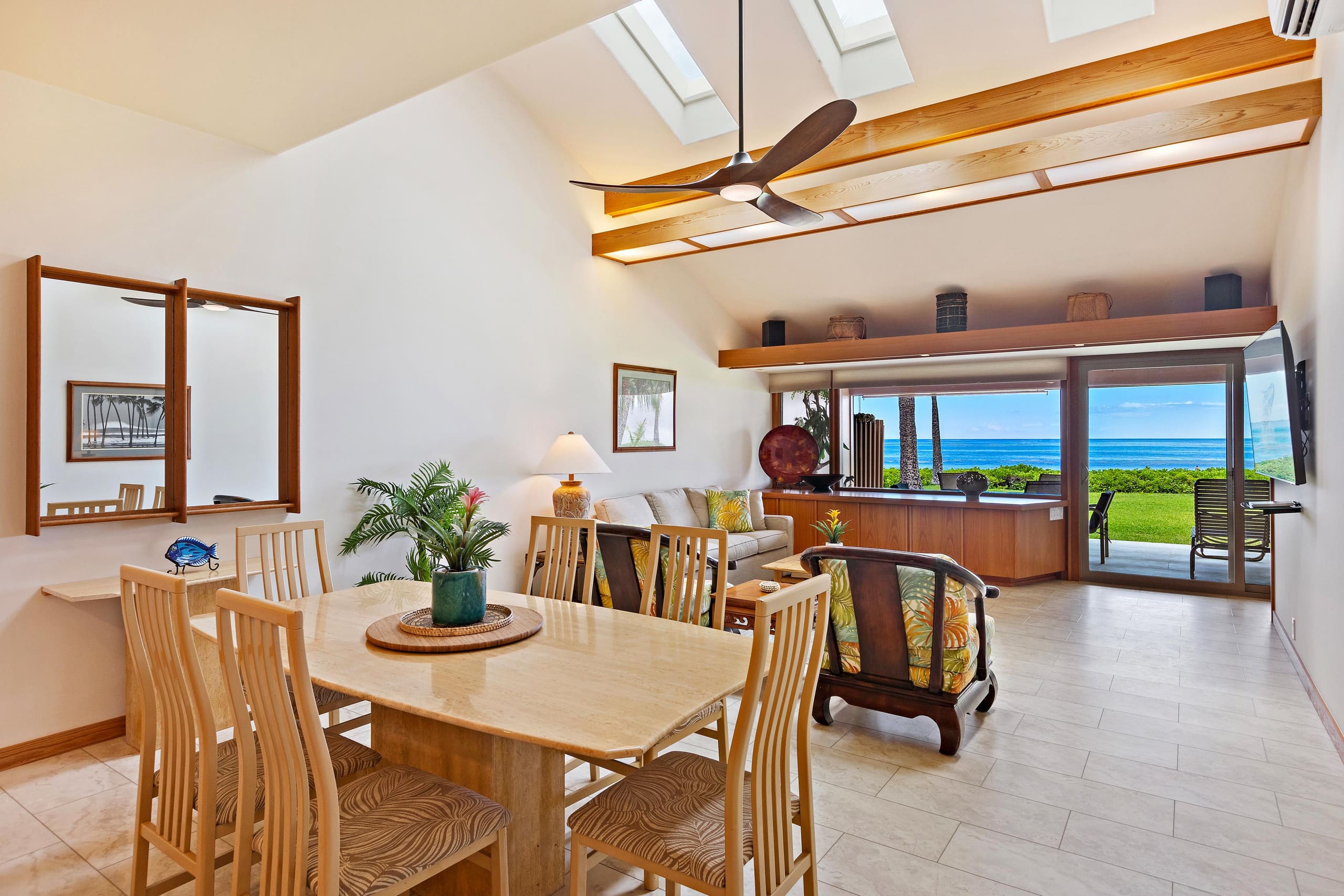 Townhouse in Lahaina · ★5.0 · 2 bedrooms · 3 beds · 2 baths - Image 62