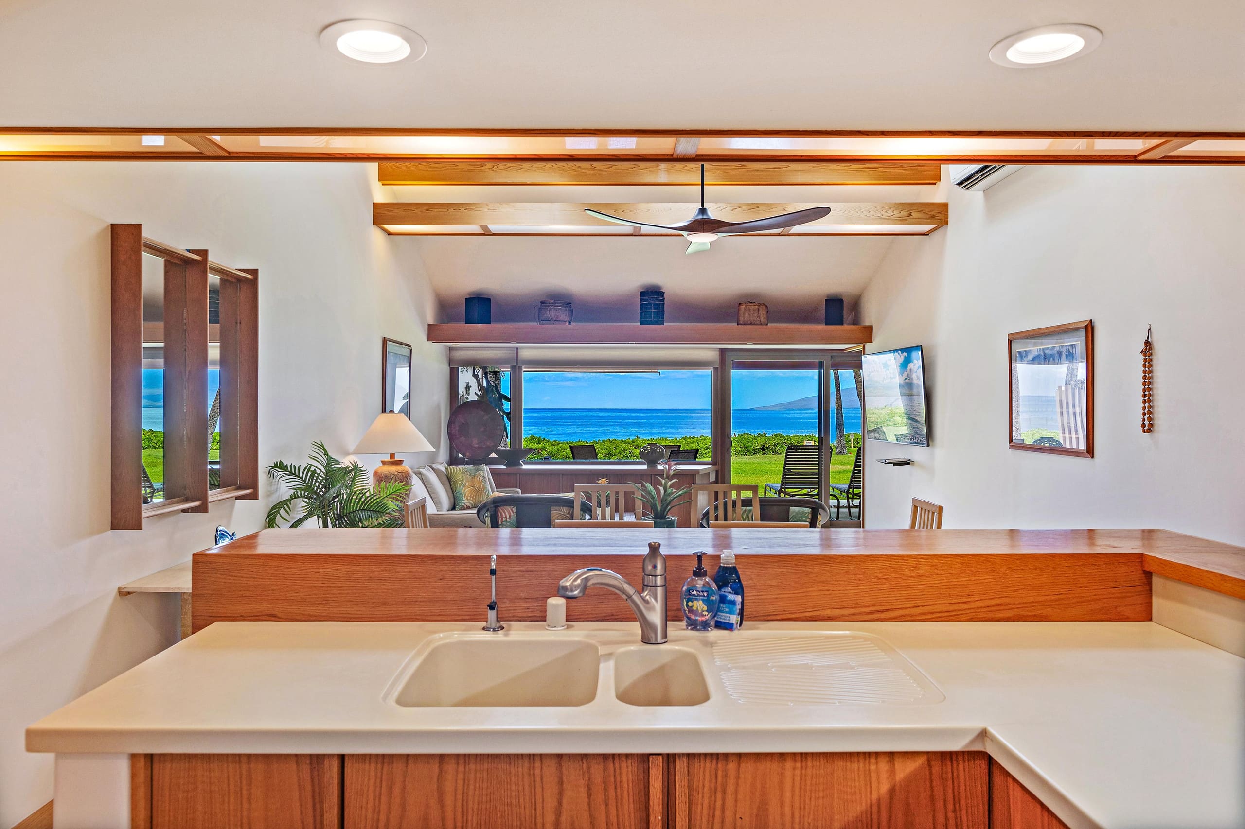Townhouse in Lahaina · ★5.0 · 2 bedrooms · 3 beds · 2 baths - Image 61