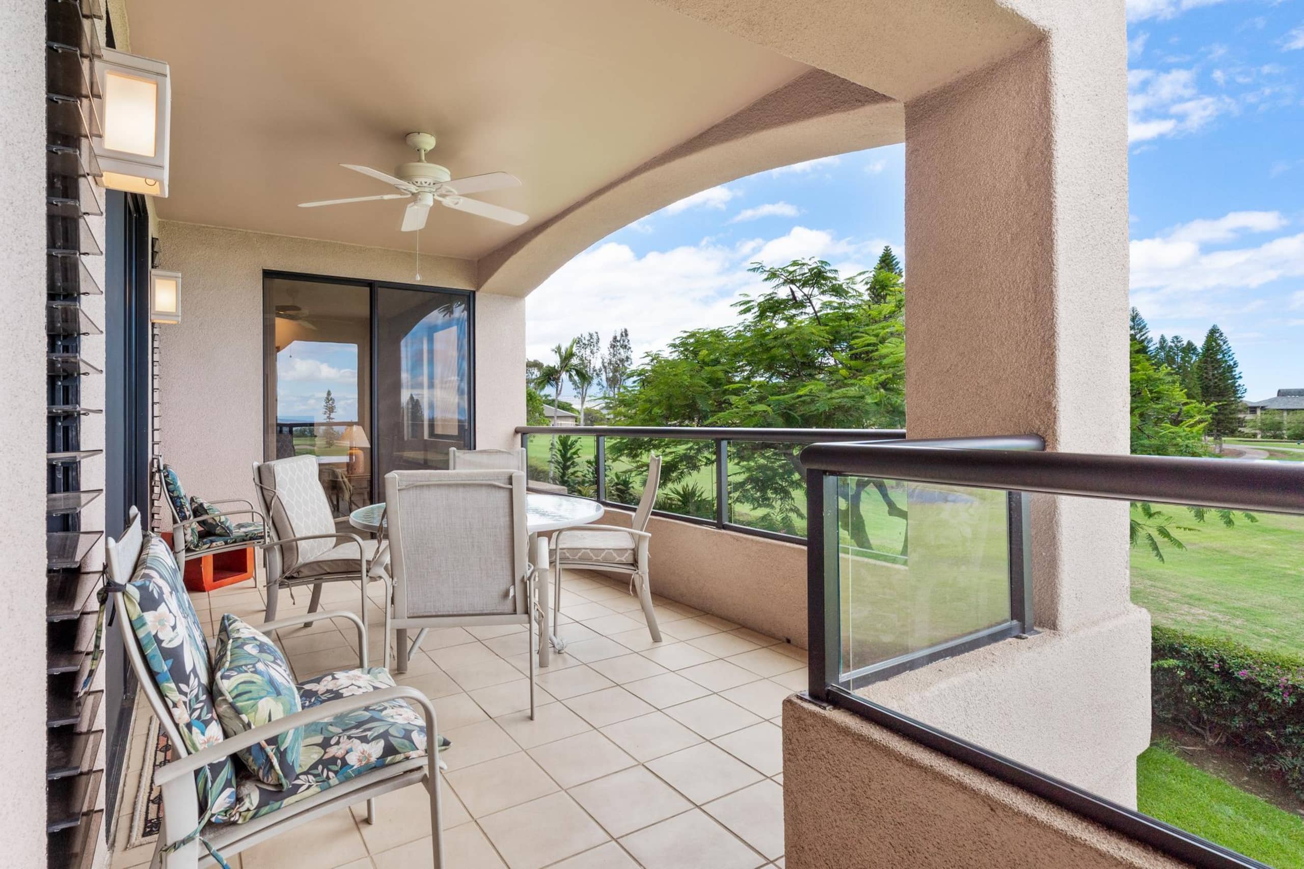 Golf course condo w/ ocean view lanai - Photo 3