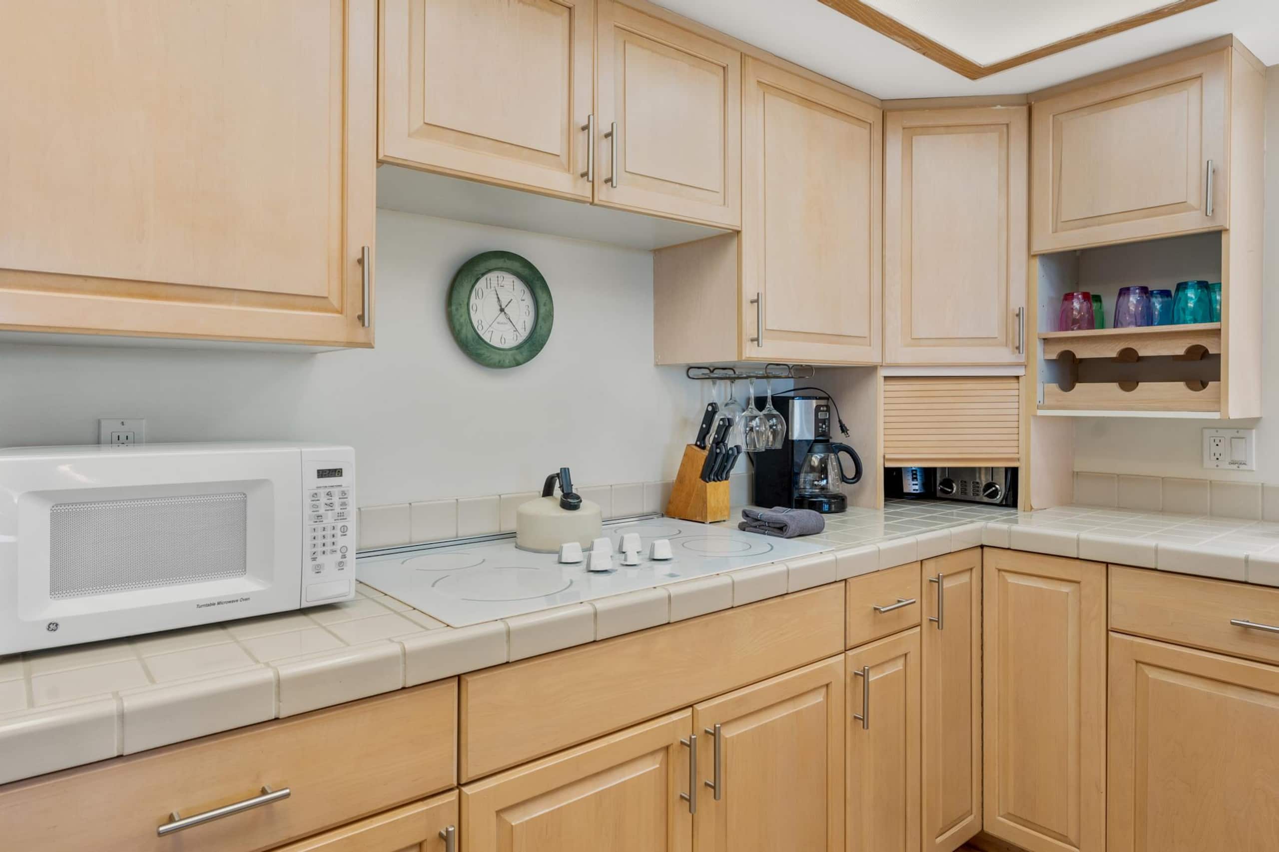 Golf course condo w/ ocean view lanai - Photo 21