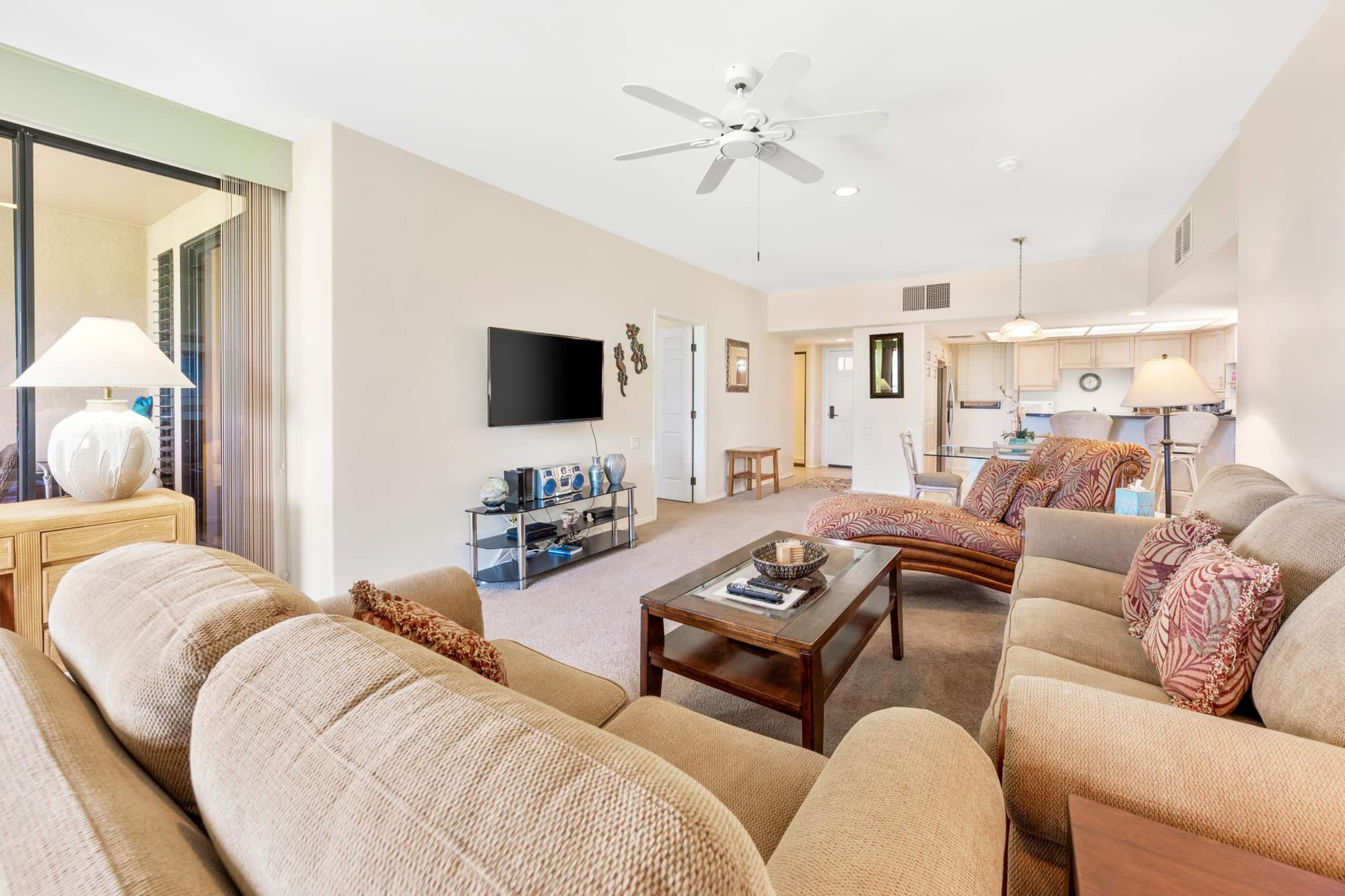 Golf course condo w/ ocean view lanai - Photo 11
