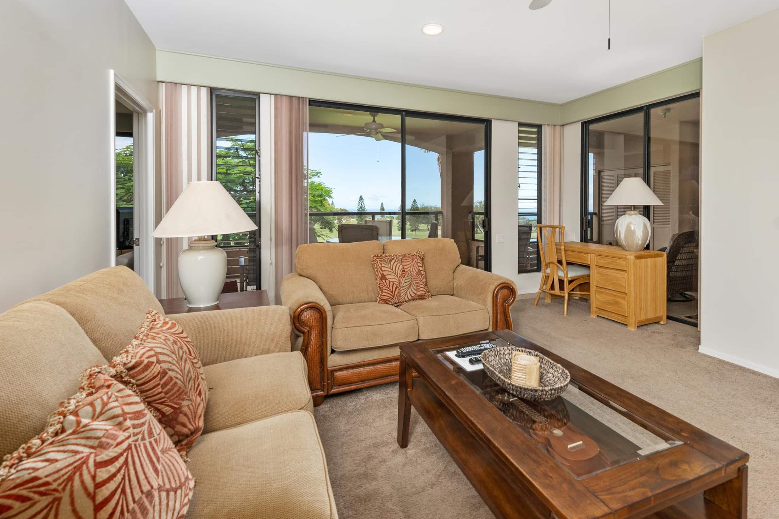 Golf course condo w/ ocean view lanai - Photo 10