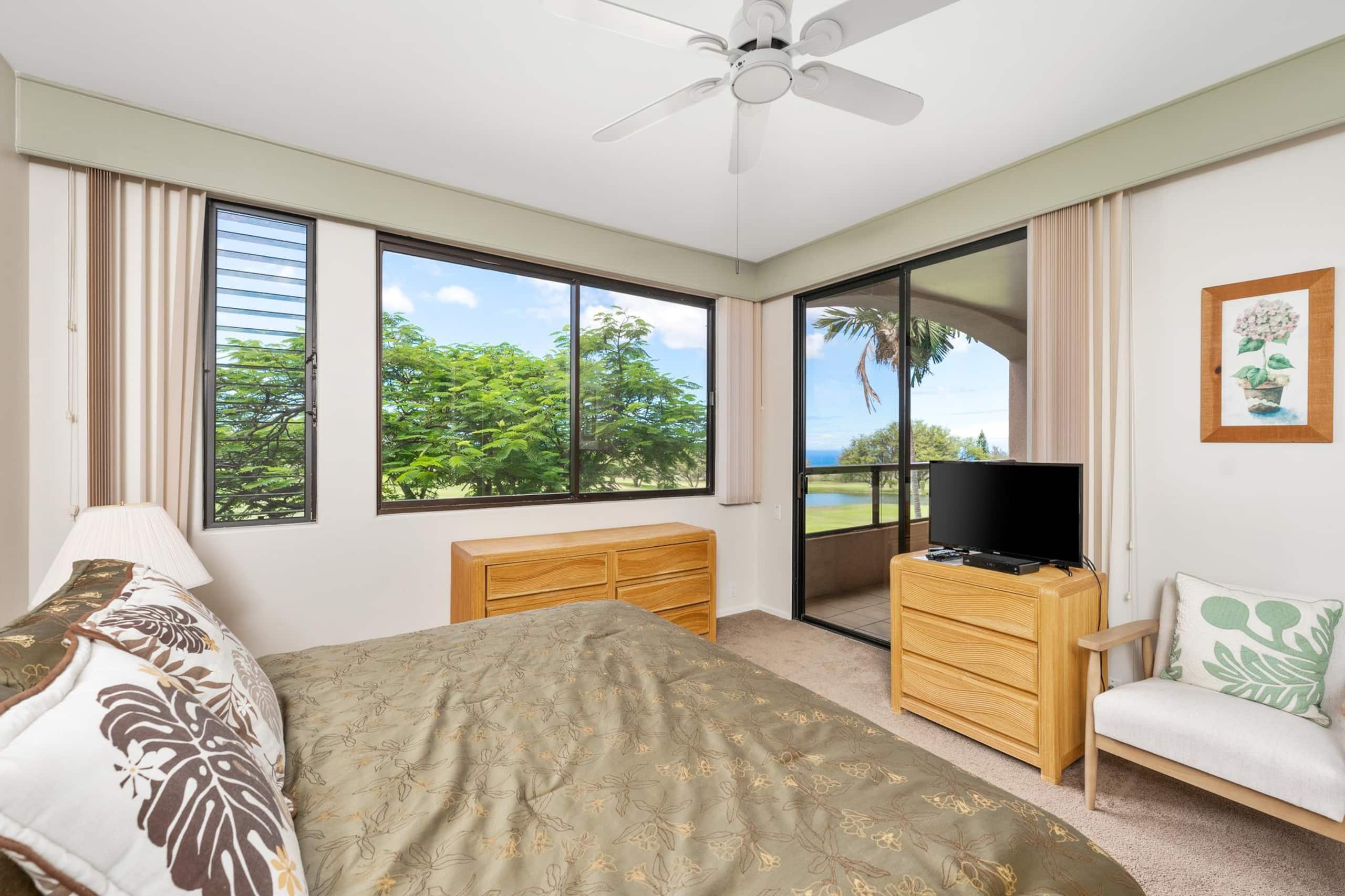 Golf course condo w/ ocean view lanai - Photo 31