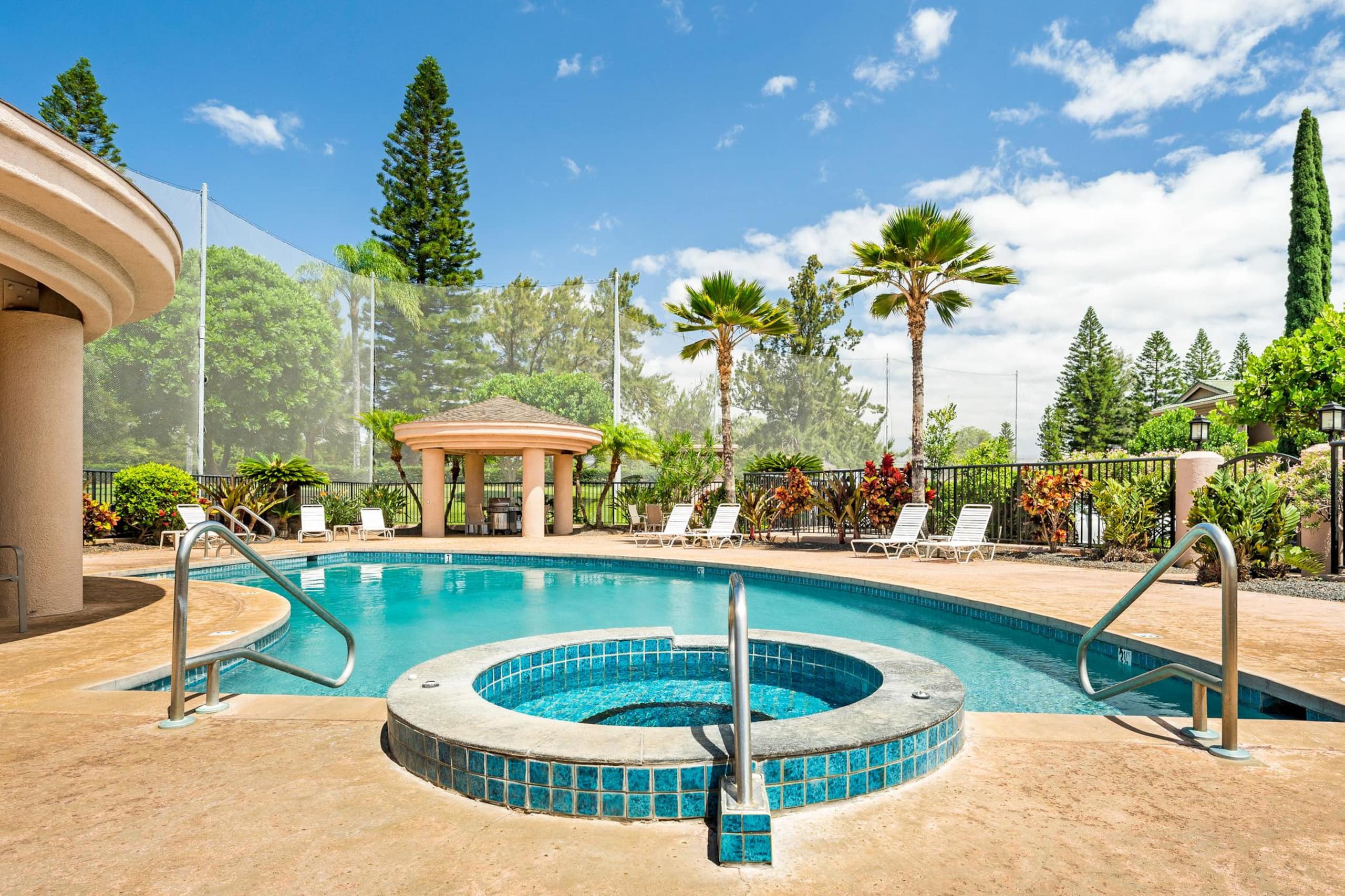 Golf course condo w/ ocean view lanai - Photo 45