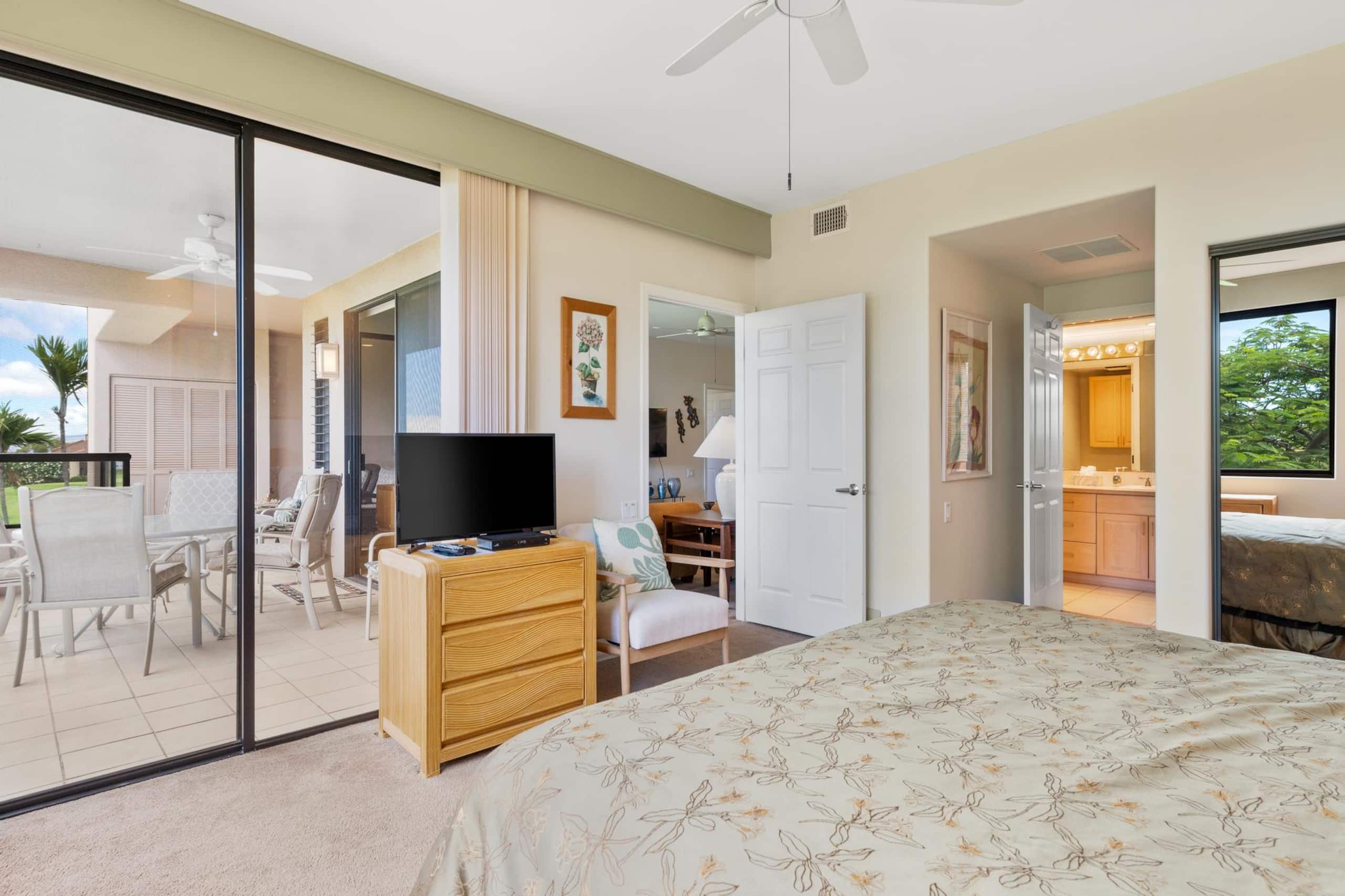 Golf course condo w/ ocean view lanai - Photo 30