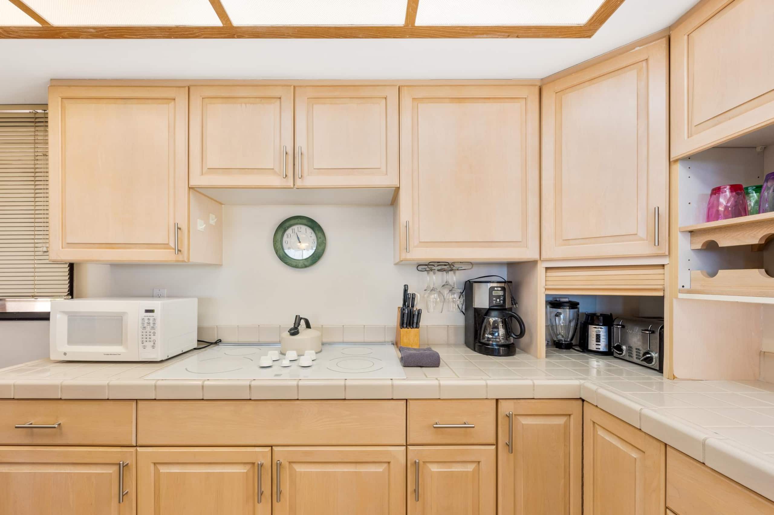 Golf course condo w/ ocean view lanai - Photo 23