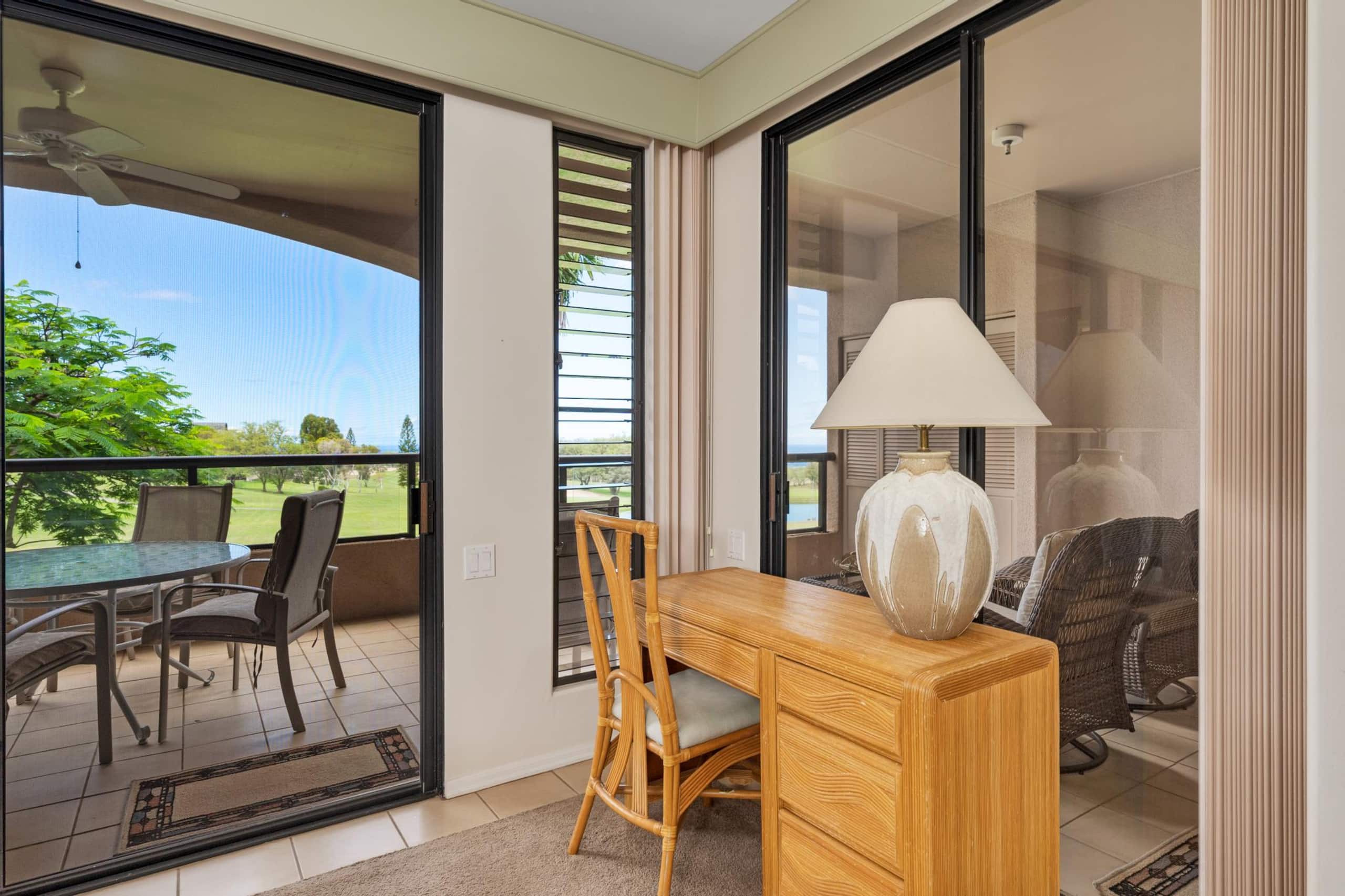 Golf course condo w/ ocean view lanai - Photo 9