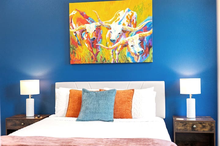 Stylish Retreat | King & Queen Beds + Patio