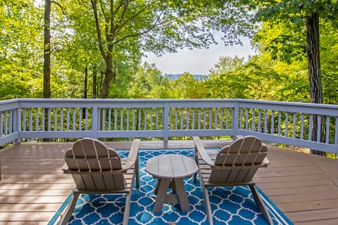 Mtn Views, Pool Table, Nearby Wintergreen Resort!