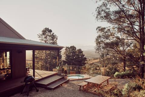 Romantic Hideaway: A Private Mountain Escape