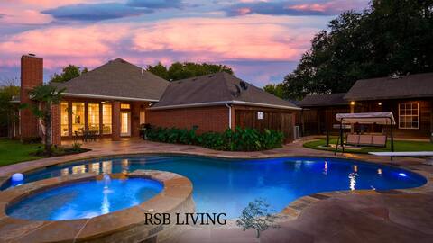 Impressive 5BR/3.5B Home with Pool, Game Room & Ci