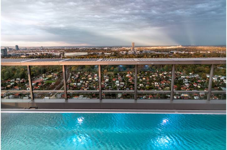 Lovely 2-Bedroom flat with rooftop pool & view gallery image 5