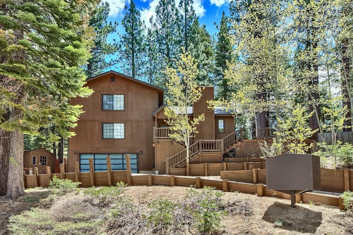 Thunderbird Cabin, Kid Friendly, Pet Ok, Hot Tub - 南太浩湖