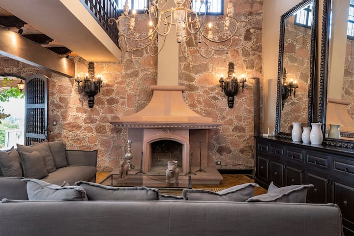 Casa Vista 6br Villa, 16p Jacuzzi Pool & Breakfast - San Miguel de Allende