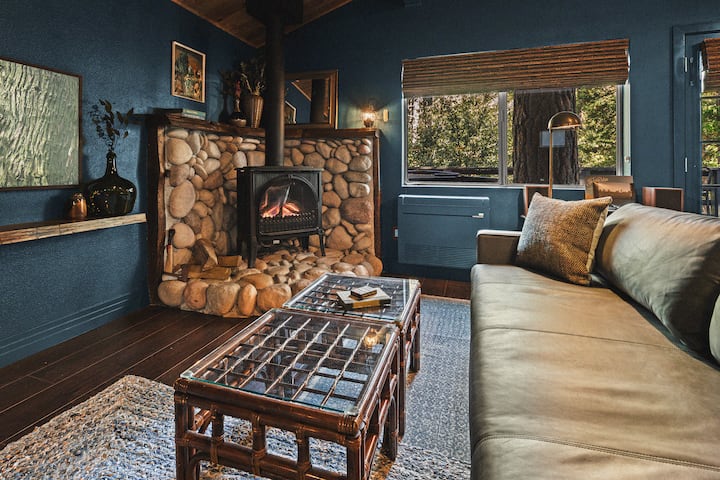 Black Mountain By Freewyld | Romantic Tiny Cabin - Idyllwild-Pine Cove, CA