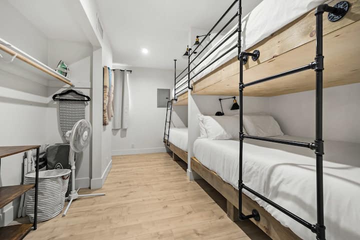 ქვედა დონე | სტუმრების საძინებელი | ოთხი საწოლი 135×191 სმ