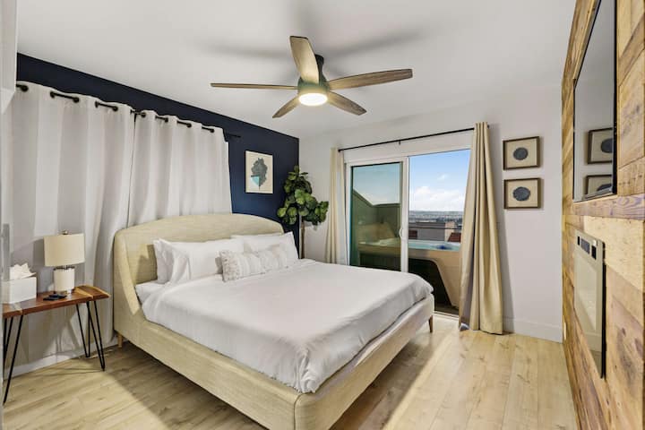 ზედა სართული | მთავარი საძინებელი საწოლით 193×203 სმ | წვდომა ჰიდრომასაჟიანი აუზით სარგებლობაზე