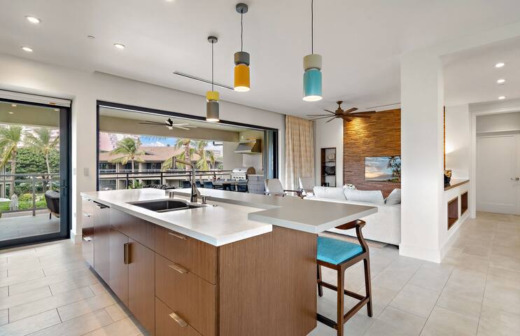 Maui Resort Rentals: Luana Garden Villas 14C gallery image 2