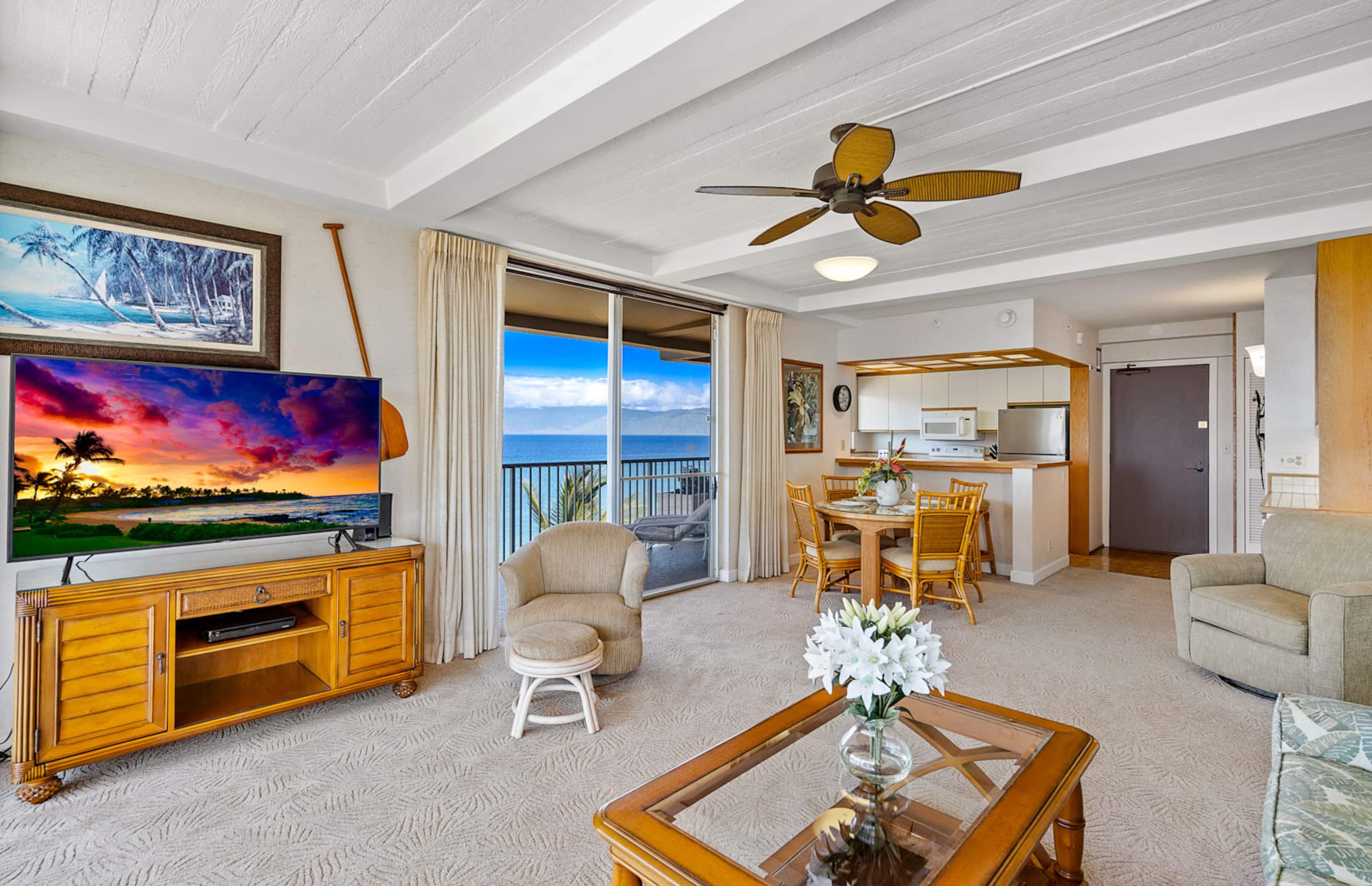 Condo in Lahaina · ★5.0 · 1 bedroom · 2 beds · 2 baths - Image 11