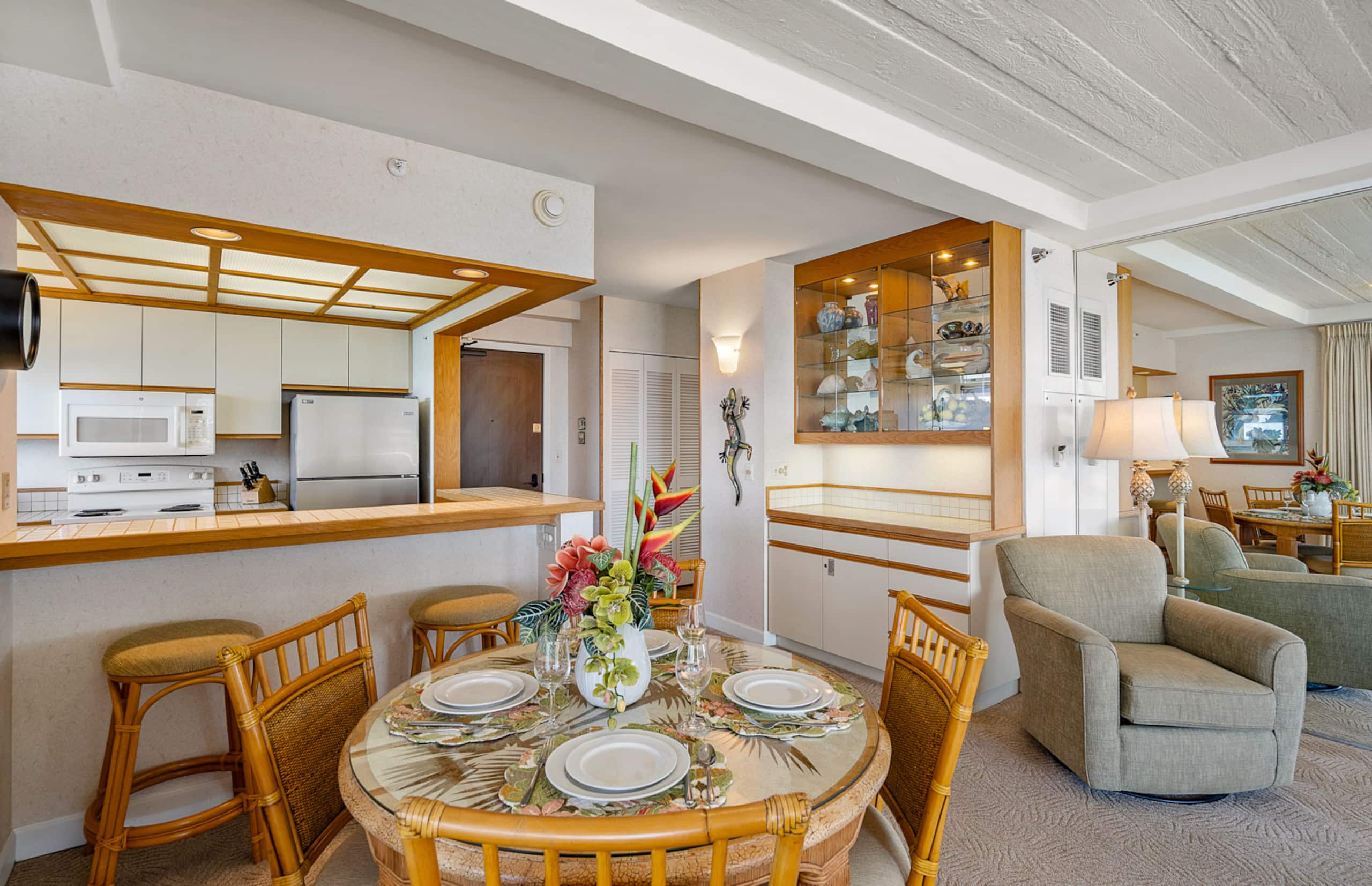 Condo in Lahaina · ★5.0 · 1 bedroom · 2 beds · 2 baths - Image 10