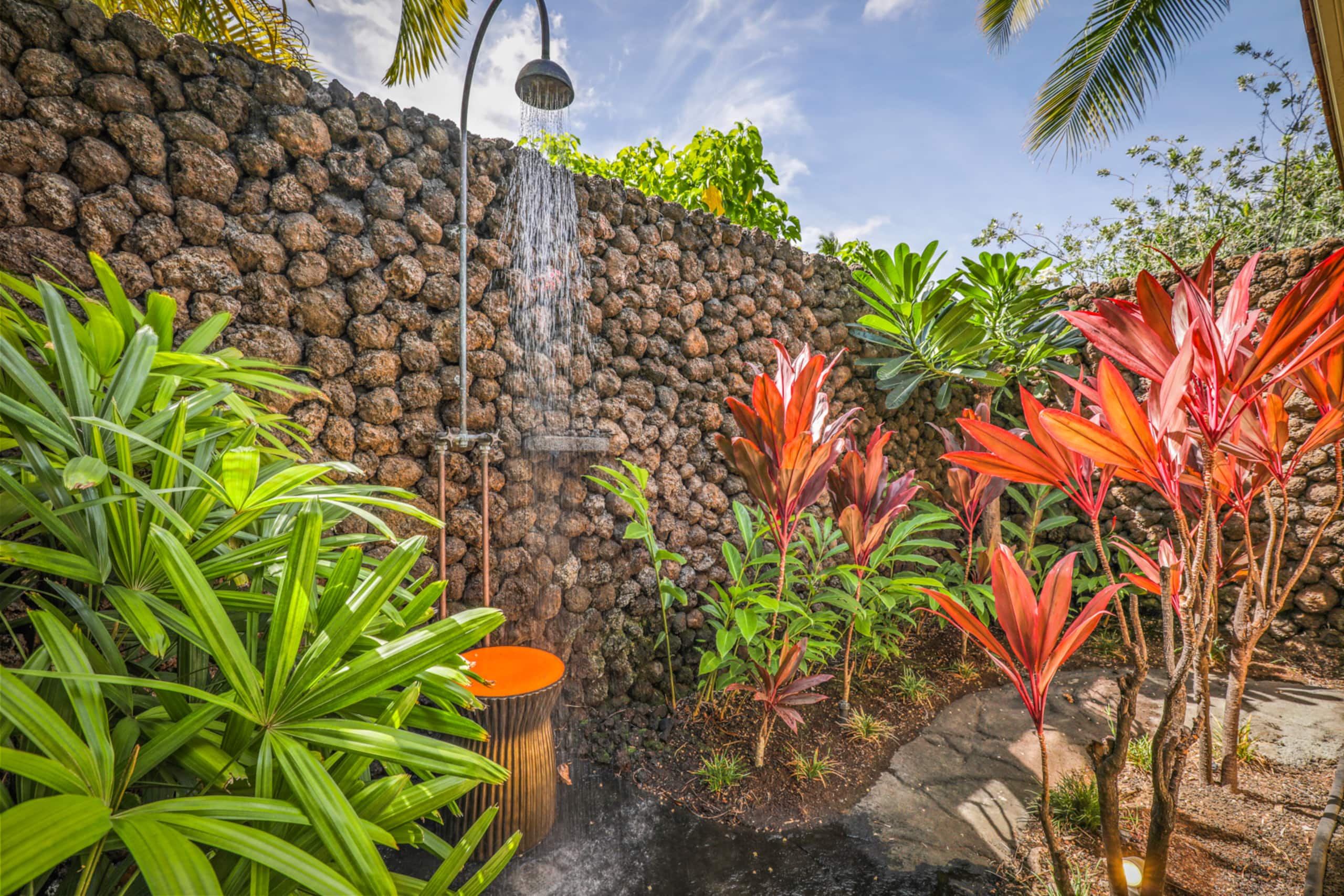 Home in Kailua-Kona · ★5.0 · 4 bedrooms · 4 beds · 4.5 baths - Image 18
