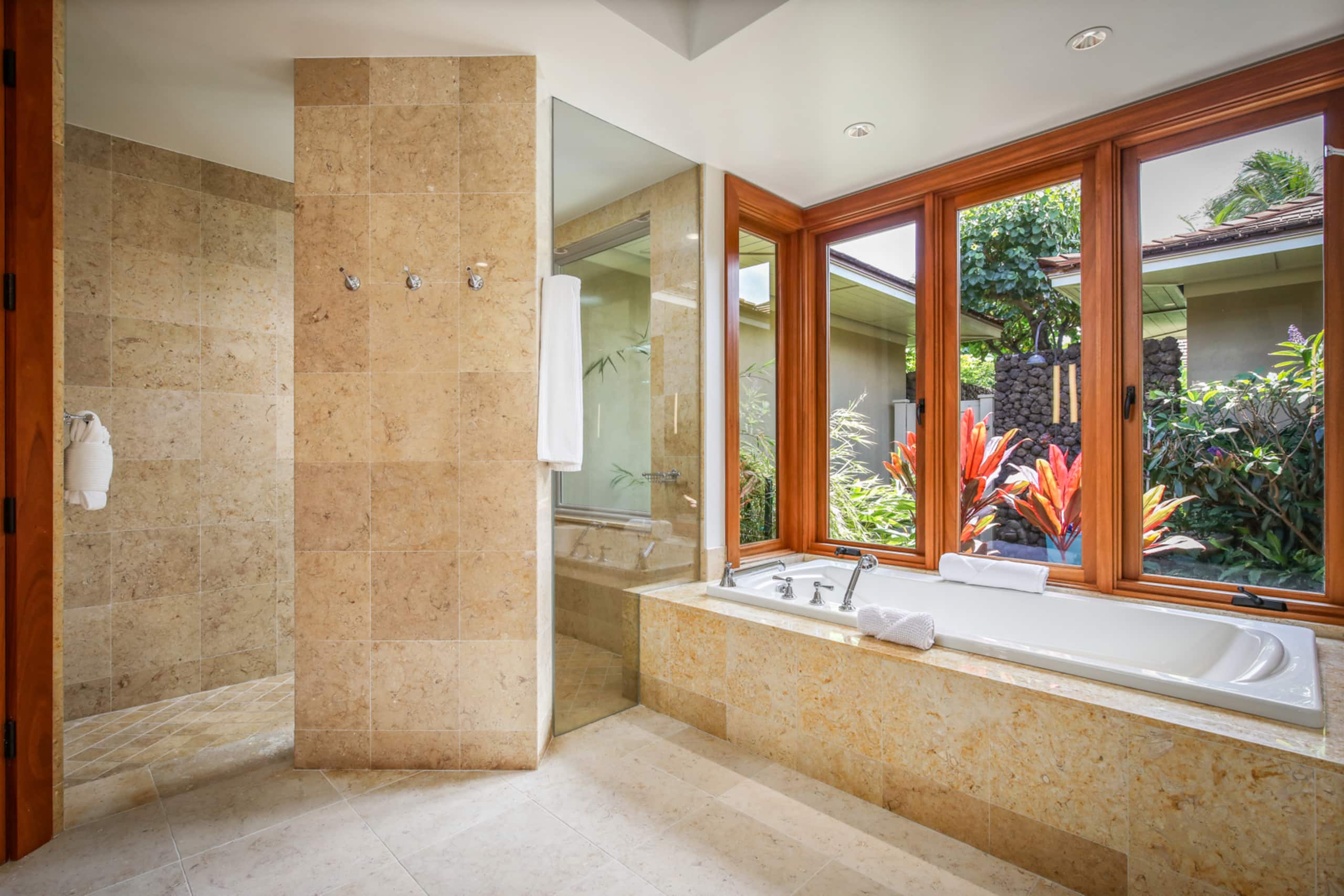 Home in Kailua-Kona · ★5.0 · 4 bedrooms · 4 beds · 4.5 baths - Image 11