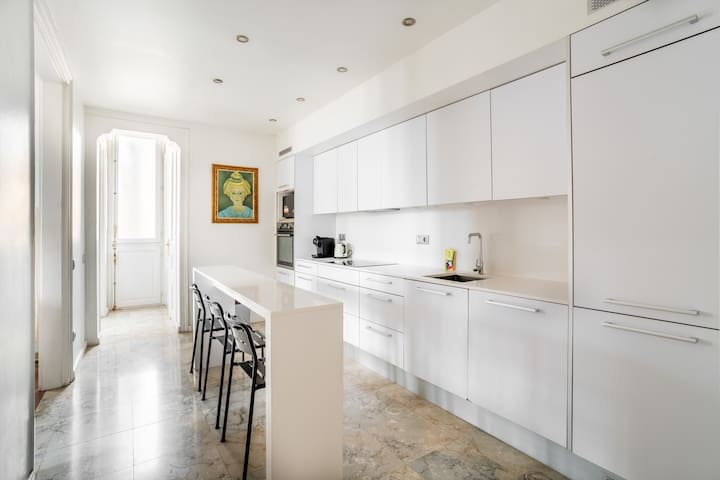 Pl Catalunya|Amazing 5Bd apartment for 14 guests gallery image 2