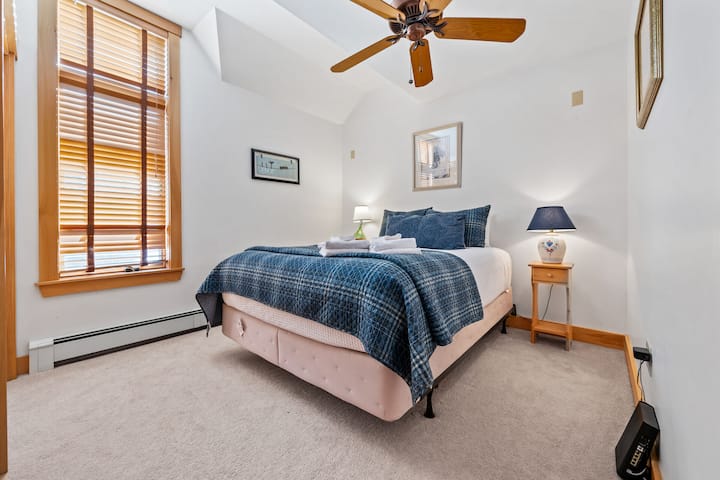 Dormitorio del piso principal #1 - Queen