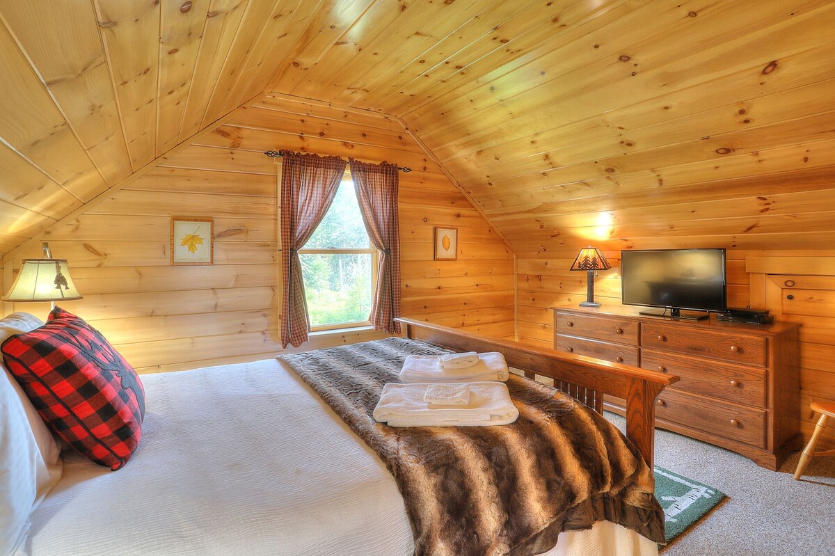 ห้องนอนชั้นบน - ควีนไซส์