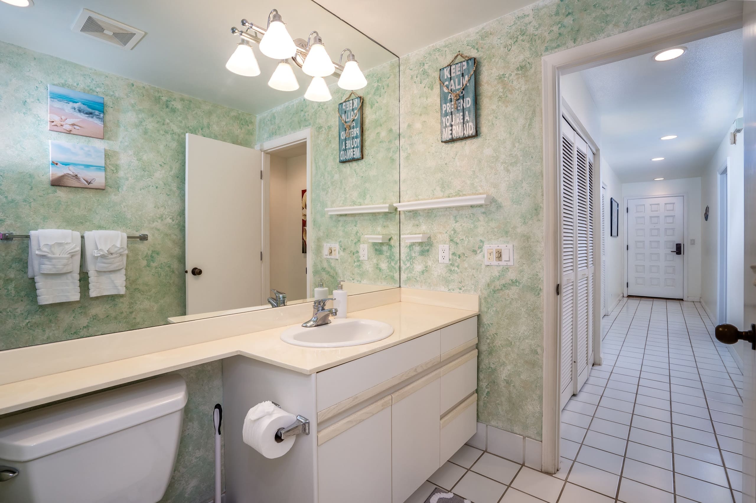 Condo in Kihei · ★4.81 · 1 bedroom · 2 beds · 2 baths - Image 12