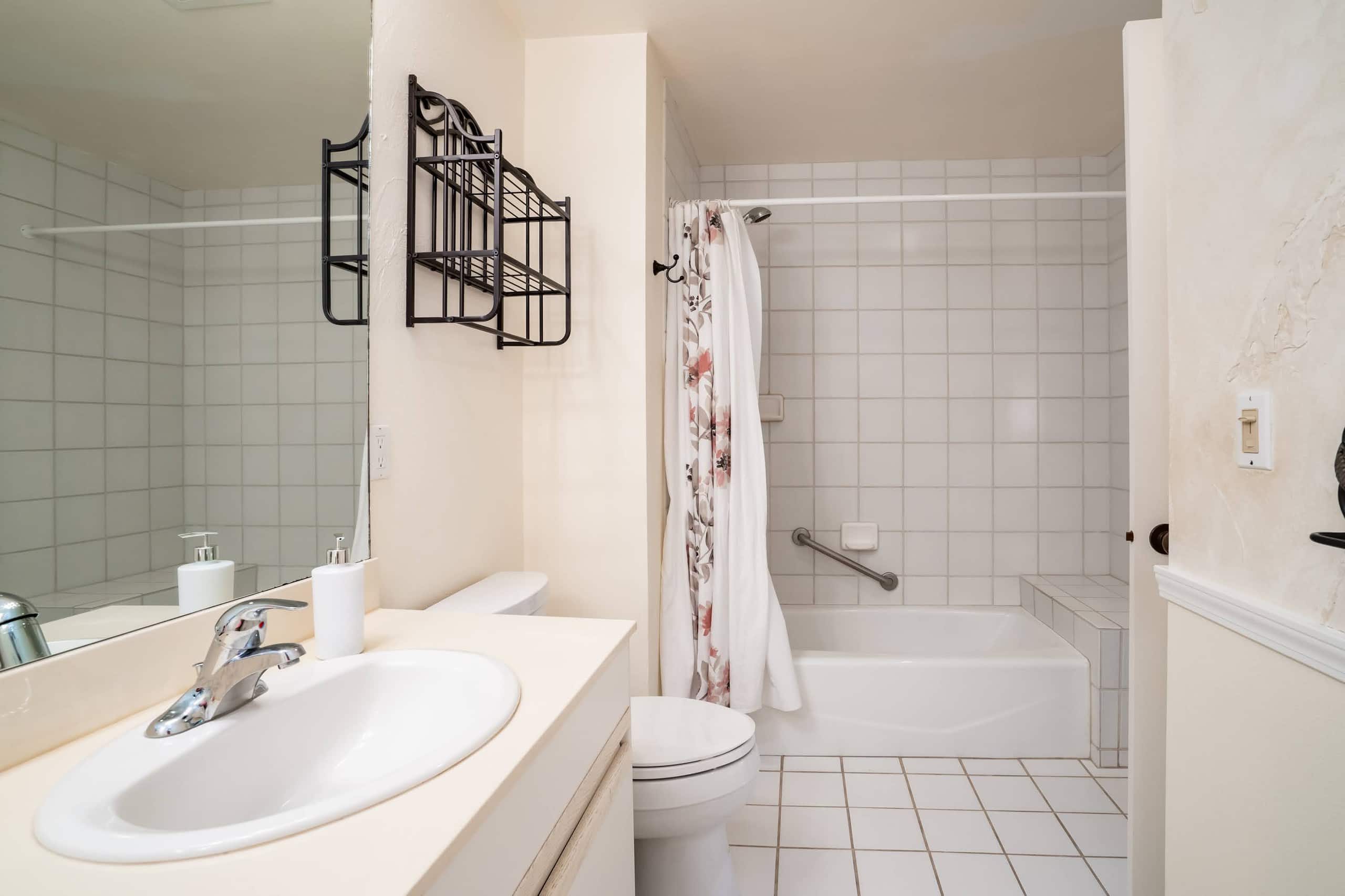 Condo in Kihei · ★4.81 · 1 bedroom · 2 beds · 2 baths - Image 22