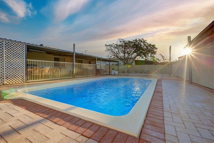 Weja – 4 Bedroom family home with a pool