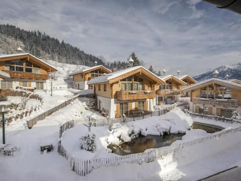 Chic holiday home close to the Wildkogelbahn