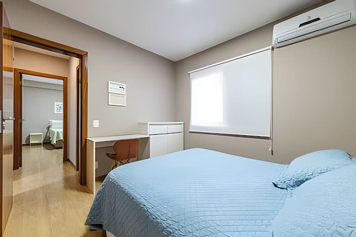 سرير، صورة للغرفة بأكملها، غرفة نوم