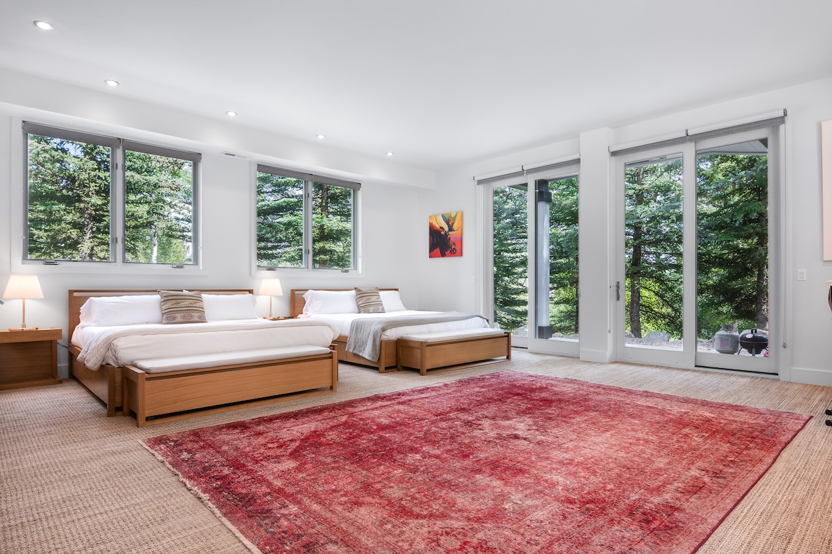 Downstairs King Suite