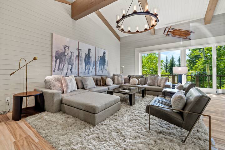 Rendezvous Mountain Rentals managed Airbnb listing 1