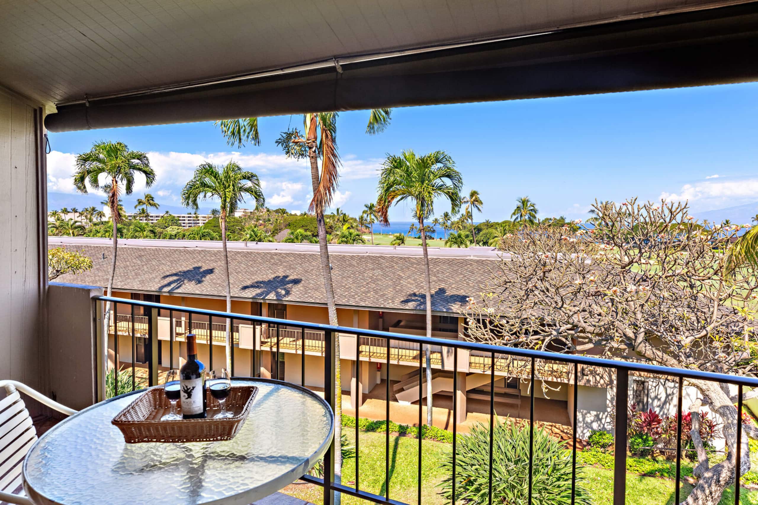 Condo in Lahaina · ★4.71 · 1 bedroom · 2 beds · 1 private bath - Image 25